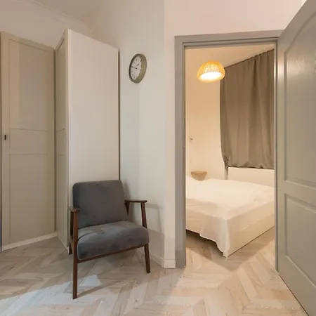 George's With Two Bedrooms Apartment